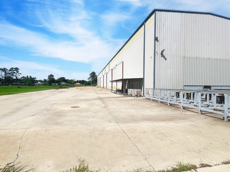 More Photos Of 6400 Hawes, Humble Warehouse For Lease