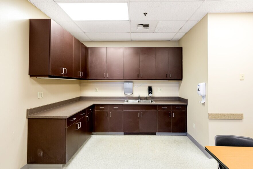 More Photos Of 10425 Enterprise Dr, Redlands Light Distribution For Sale