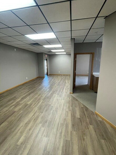 More Photos Of 8080 Utah St, Merrillville Office For Lease