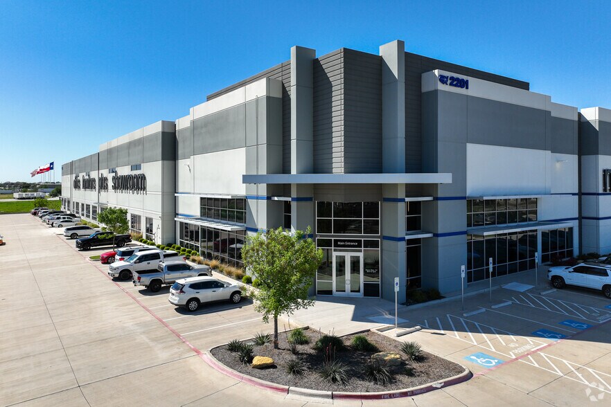 Primary Photo Of 2201 Chemsearch Blvd, Irving Warehouse For Lease