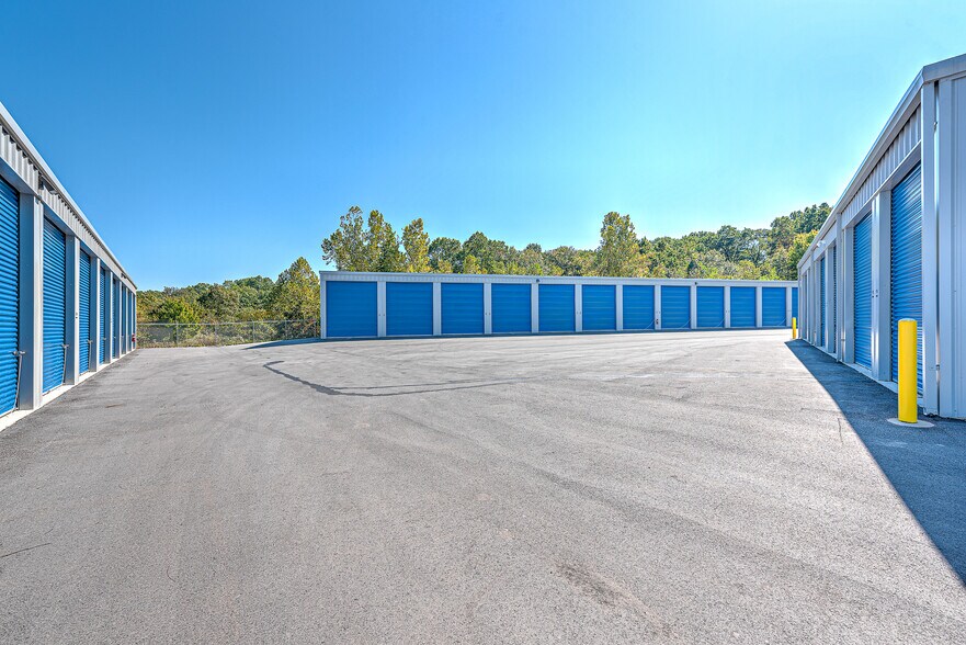 More Photos Of 14004 12 Hwy, Rogers Self Storage For Sale