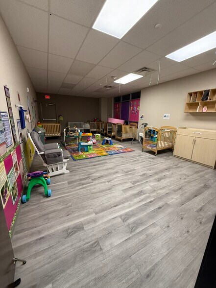 More Photos Of 1351 N Zaragoza Rd, El Paso Office For Sale
