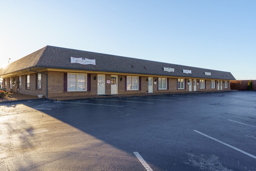 More Photos Of 5803-5805 Lee Hwy, Chattanooga Medical For Sale