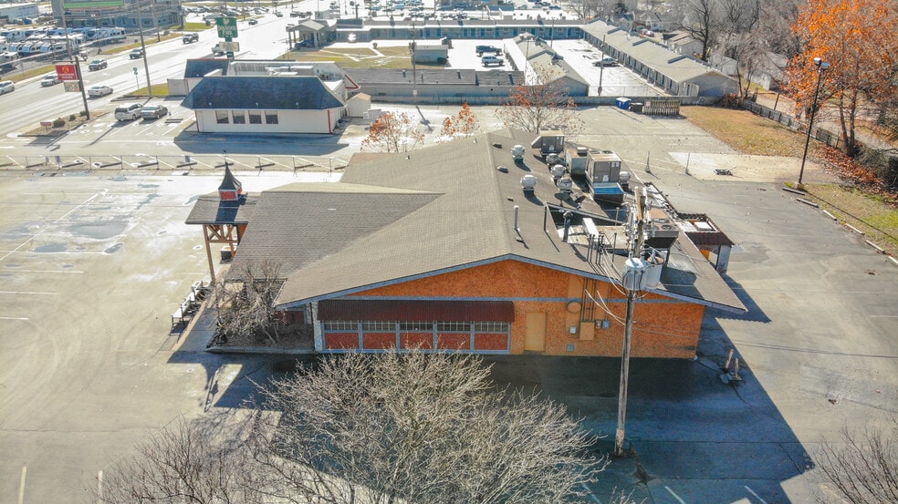 More Photos Of 853 N Glenstone Ave, Springfield Restaurant For Lease