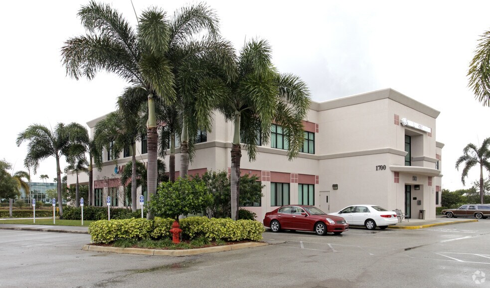 More Photos Of 1700 W Woolbright Rd, Boynton Beach Unknown For Lease