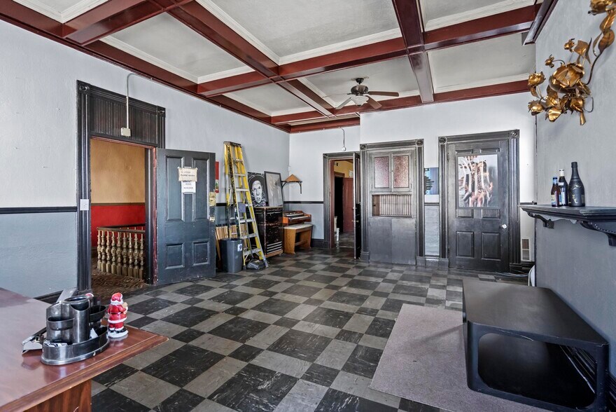 More Photos Of 24 E 3rd St, Newport Bar For Sale