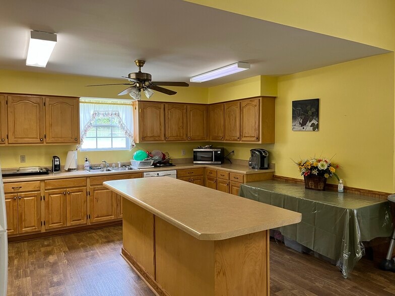 More Photos Of 836 Chester Ave, Tupelo Religious Facility For Sale