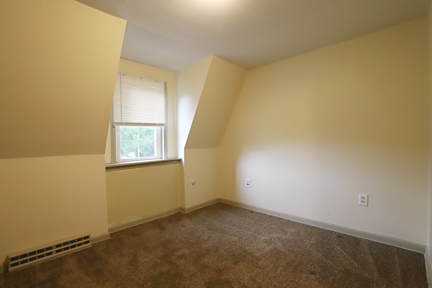 More Photos Of 2512 S Dye Rd, Flint Religious Facility For Sale