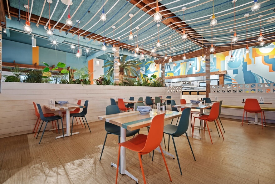 More Photos Of 14 Folly Field Rd, Hilton Head Island Restaurant For Sale