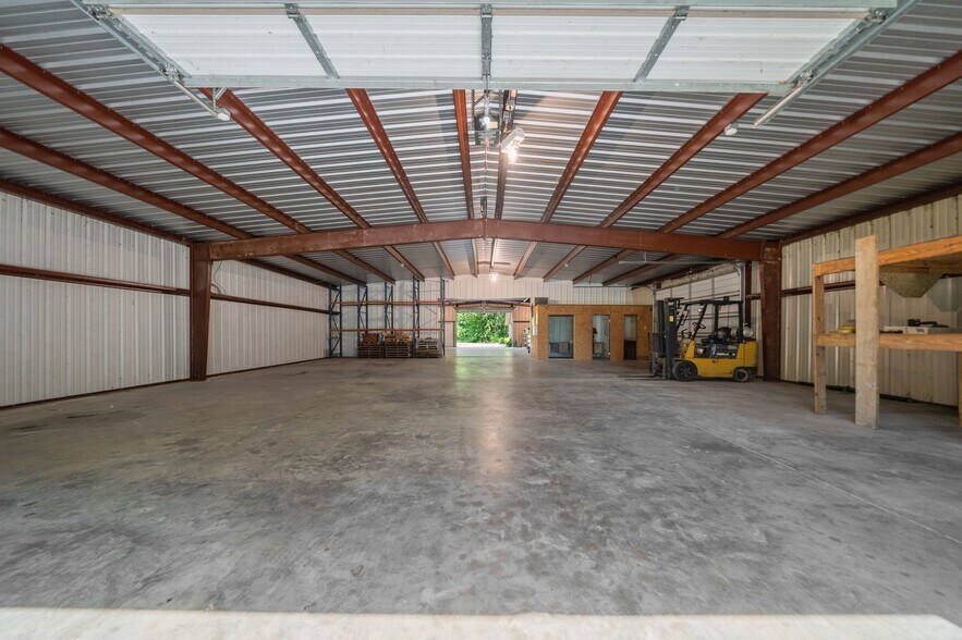 More Photos Of 15288 AR-22, Dardanelle Warehouse For Sale