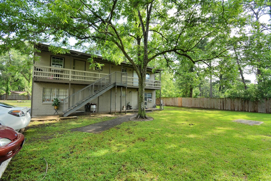 More Photos Of 9211 N Green River Dr, Houston Apartments For Sale