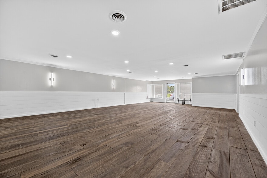 More Photos Of 15391 US Highway 431 S, Glencoe General Retail For Sale