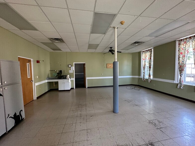 More Photos Of 314 Park St, Fulton Office For Sale