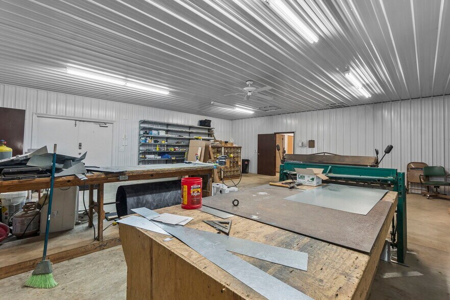 More Photos Of 250 West St, Frohna Office For Sale