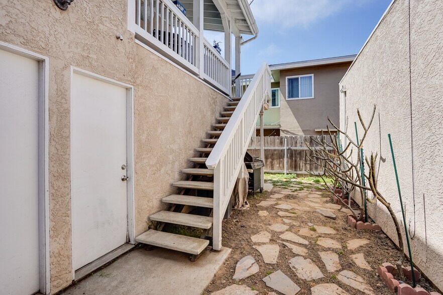 More Photos Of 4851-4855 Narragansett Ave, San Diego Apartments For Sale