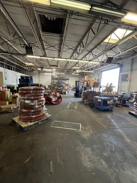 More Photos Of 4827 Philips Hwy, Jacksonville Warehouse For Sale