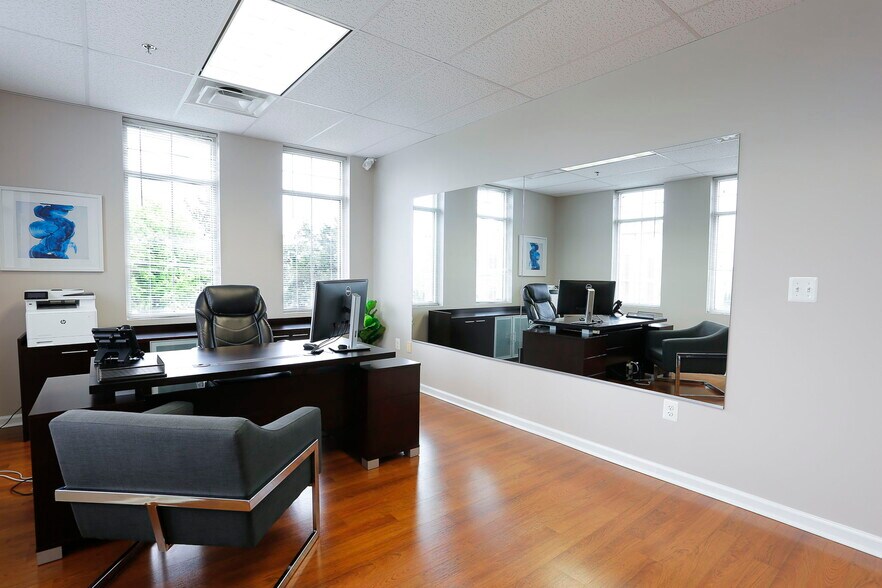 More Photos Of 19420 Golf Vista Plz, Leesburg Medical For Sale