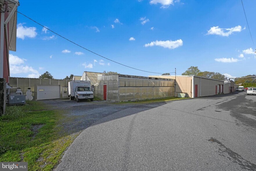 More Photos Of 501 W Washington Ave, Myerstown General Retail For Sale