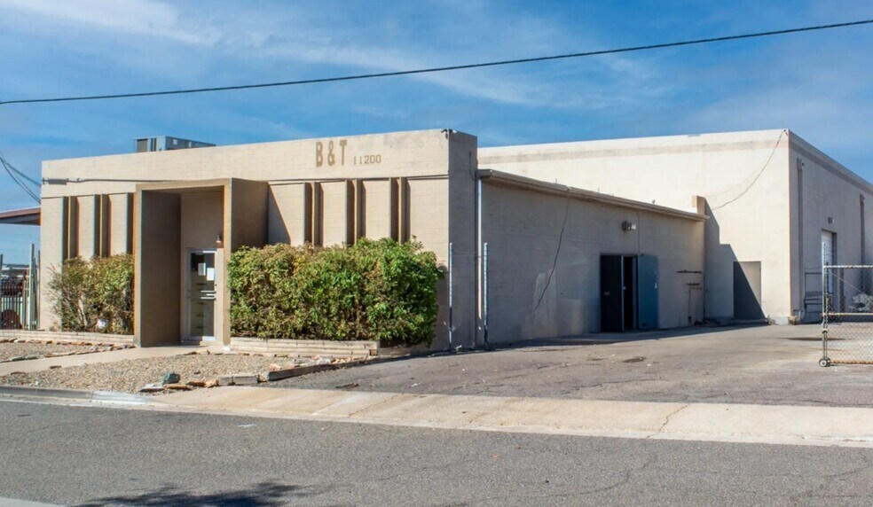 More Photos Of 11200 N 21st Ave, 2101 & 2115 W Shangri La Rd, Phoenix Unknown For Lease