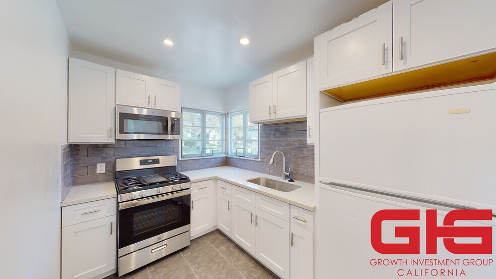 More Photos Of 526 N Madison Ave, Pasadena Apartments For Sale