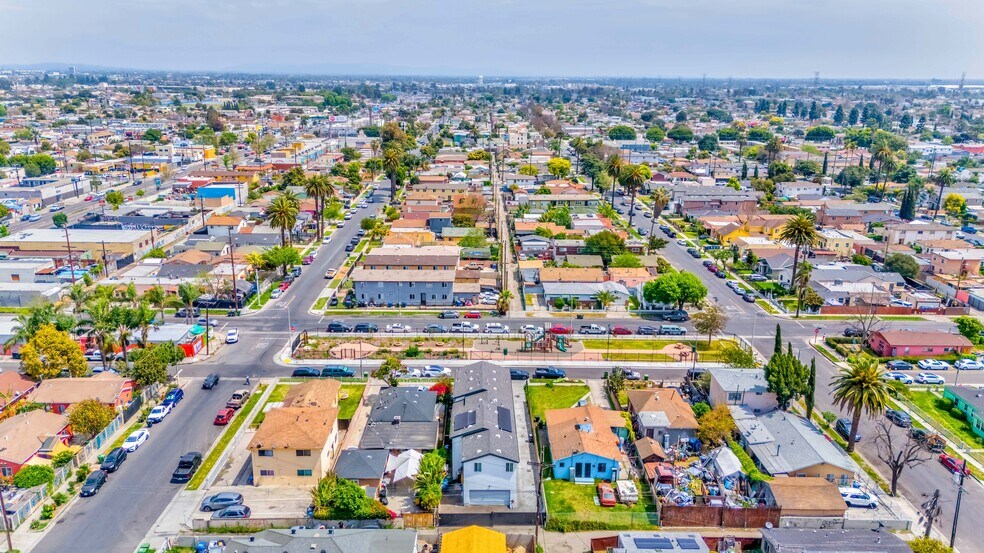 More Photos Of 8711 McKinley Pl, Los Angeles Multifamily For Sale