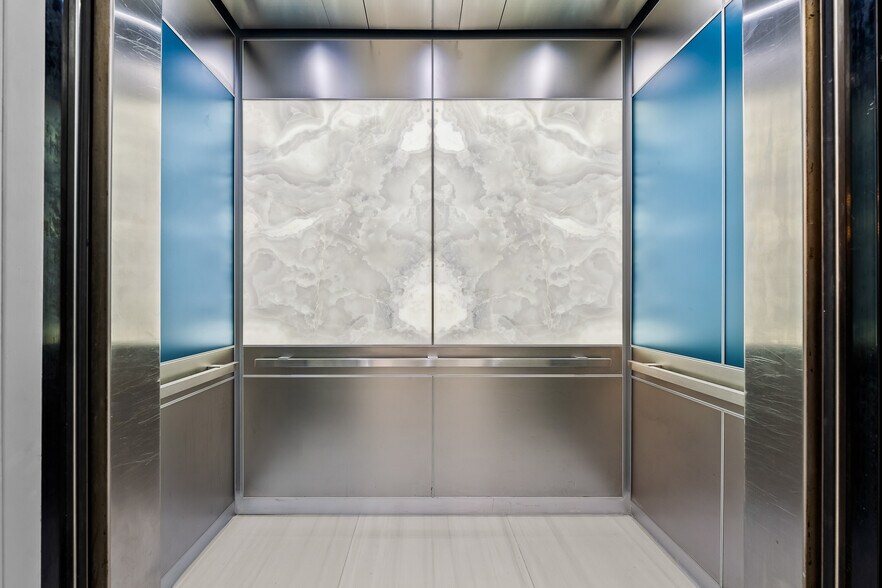 More Photos Of 615 N Upper Broadway St, Corpus Christi Office For Lease