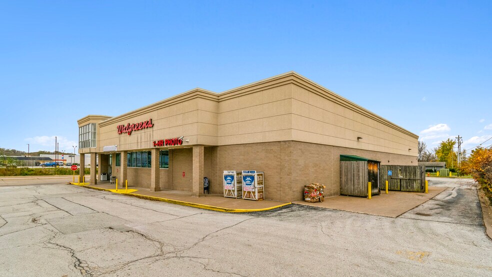More Photos Of 3601 16th St, Moline Drugstore For Sale