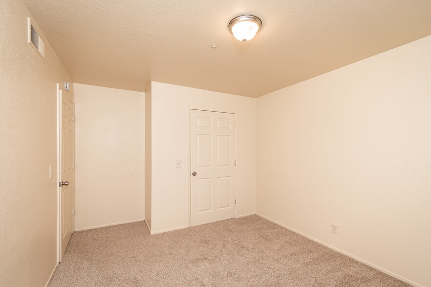 More Photos Of 1230 Melton Dr, Yuba City Apartments For Sale
