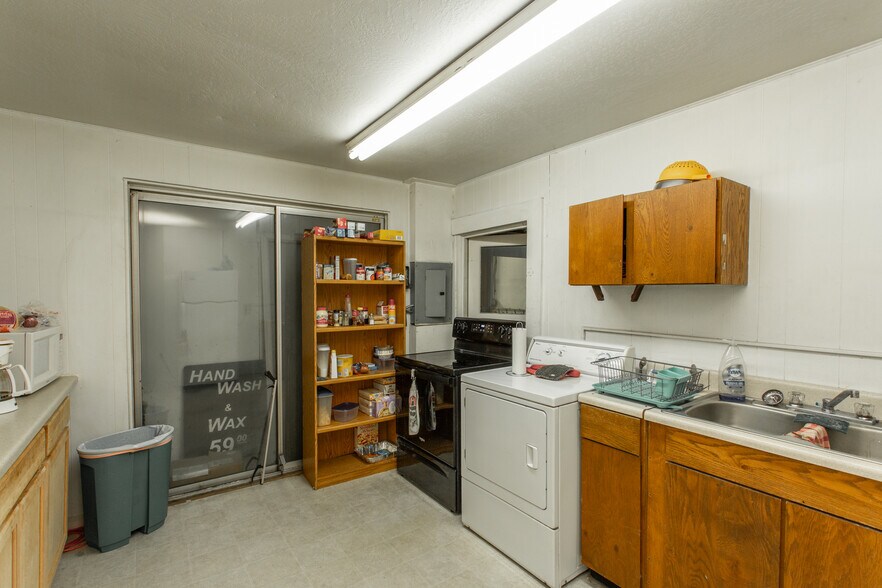 More Photos Of 2929 N Government Way, Coeur d'Alene Auto Dealership For Sale