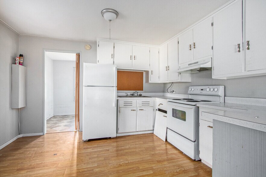 More Photos Of 1005 E Front St, Buchanan Specialty For Sale