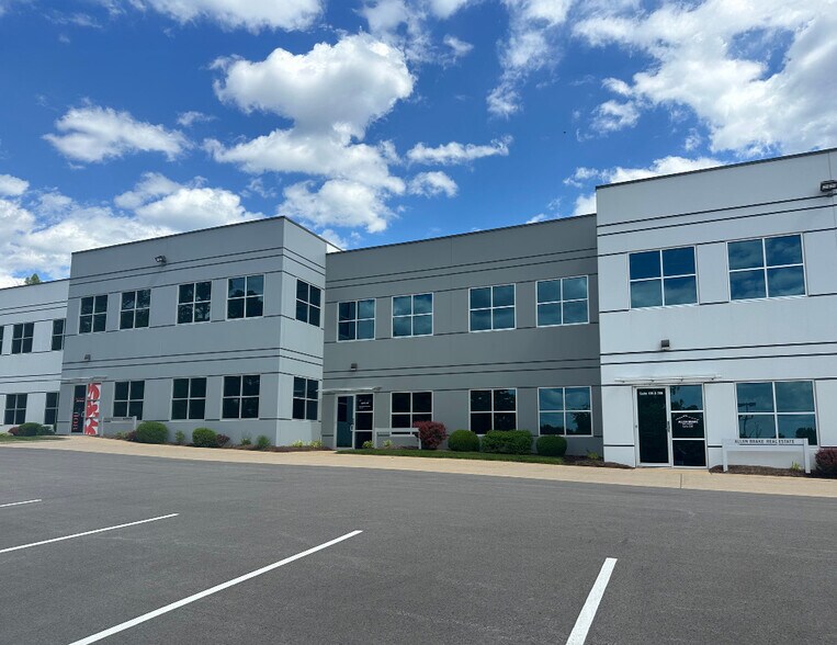 More Photos Of 13421 Manchester Rd, Saint Louis Office For Lease