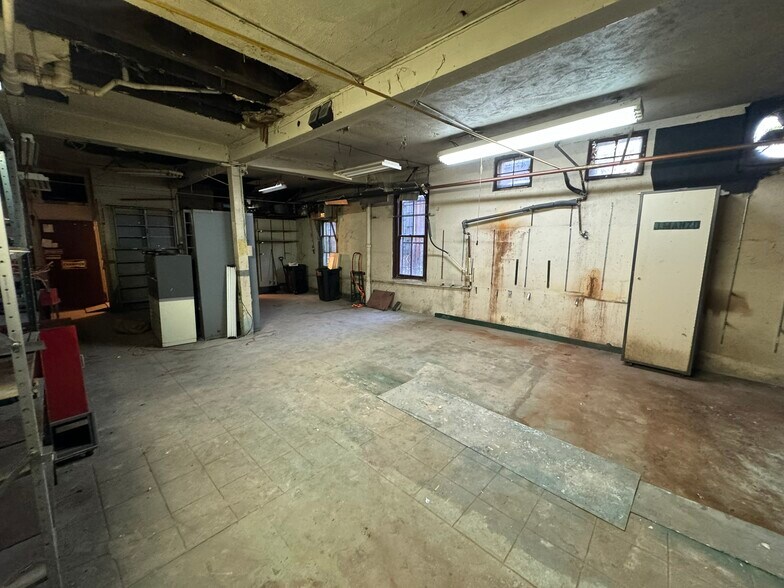 More Photos Of 1006-1008 Paterson Plank Rd, North Bergen Storefront Retail Residential For Sale