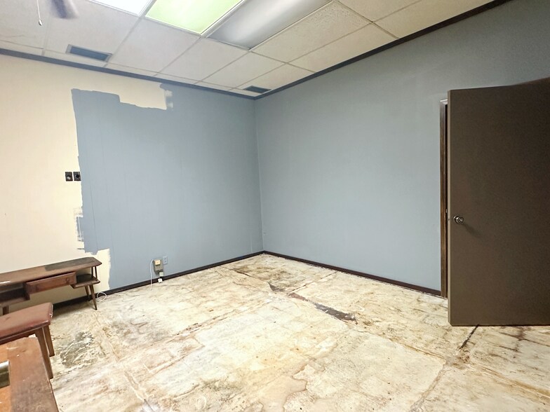 More Photos Of 105 N Main St, Atmore Office For Sale