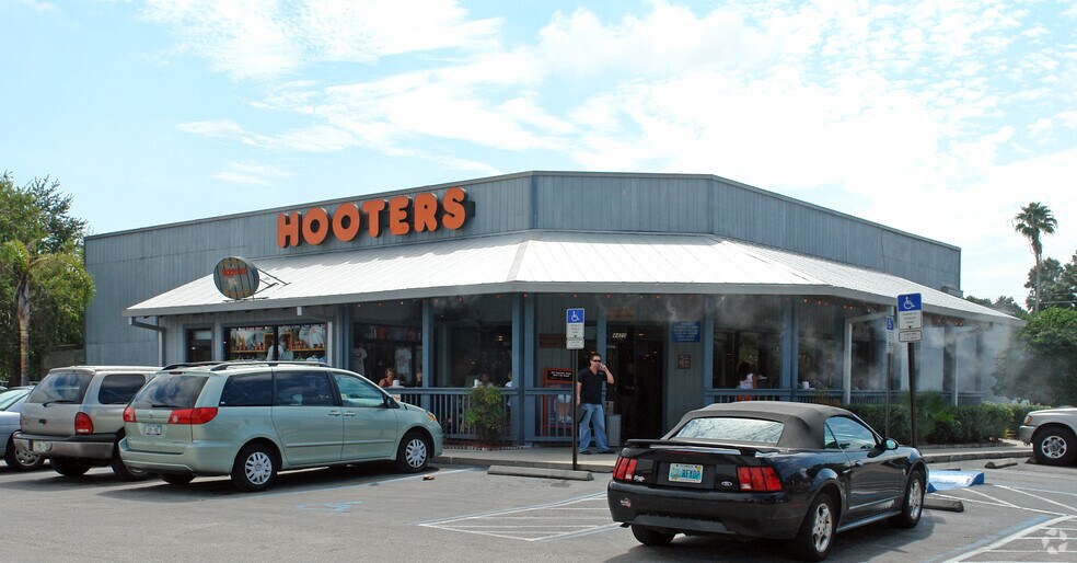 More Photos Of 4420 W Gandy Blvd, Tampa Restaurant For Lease