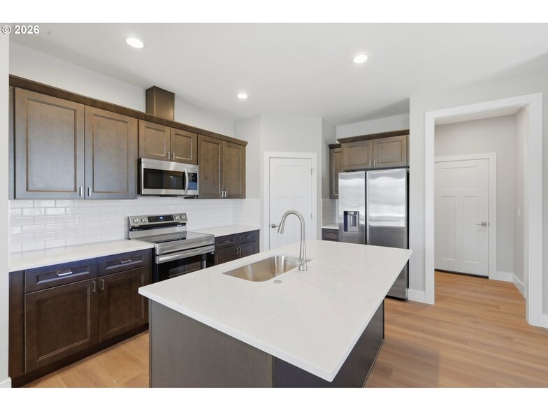 More Photos Of 4011 SW Royal Ave, Gresham Specialty For Sale