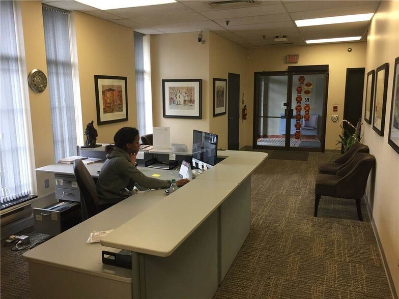 More Photos Of 2821 Riverside Dr, Ottawa Office For Sale