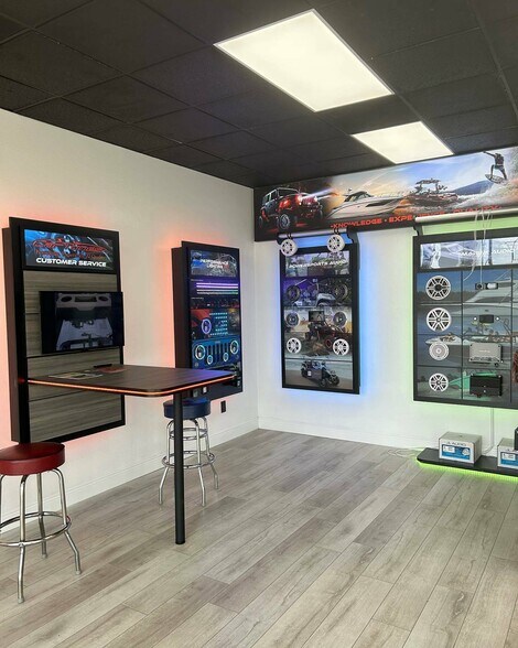 More Photos Of 1110 E Bay Dr, Largo Storefront Retail Office For Lease