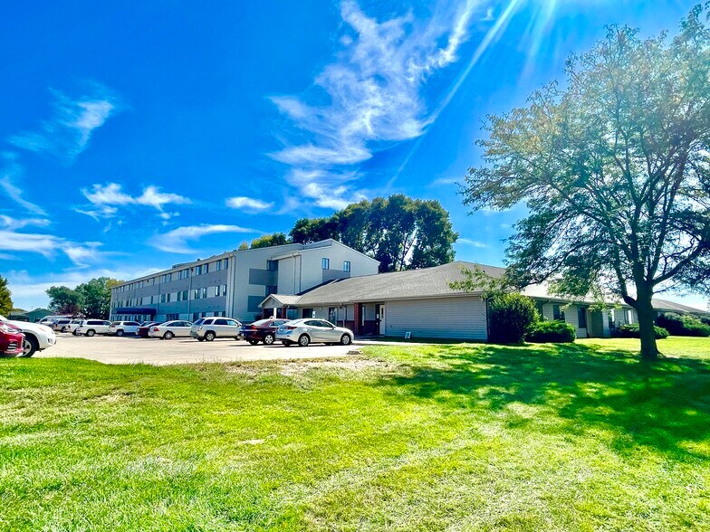 More Photos Of 5300 Stone Ave, Sioux City Apartments For Sale