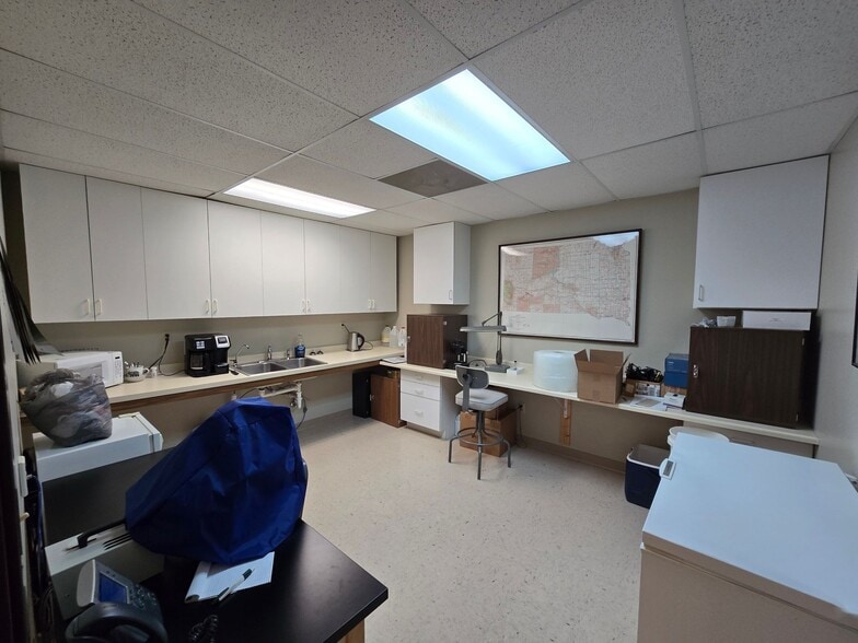 More Photos Of 314 S Henry St, Pierre Office For Sale