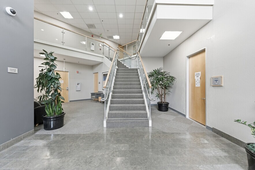 More Photos Of 2542 S Bascom Ave, Campbell Office For Sale