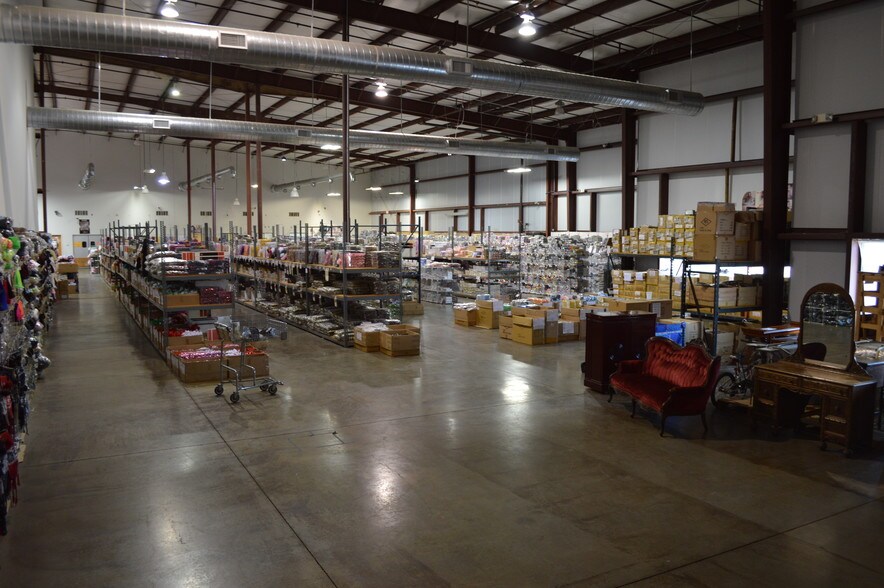 More Photos Of 4957 Summer Ave, Memphis General Retail For Lease