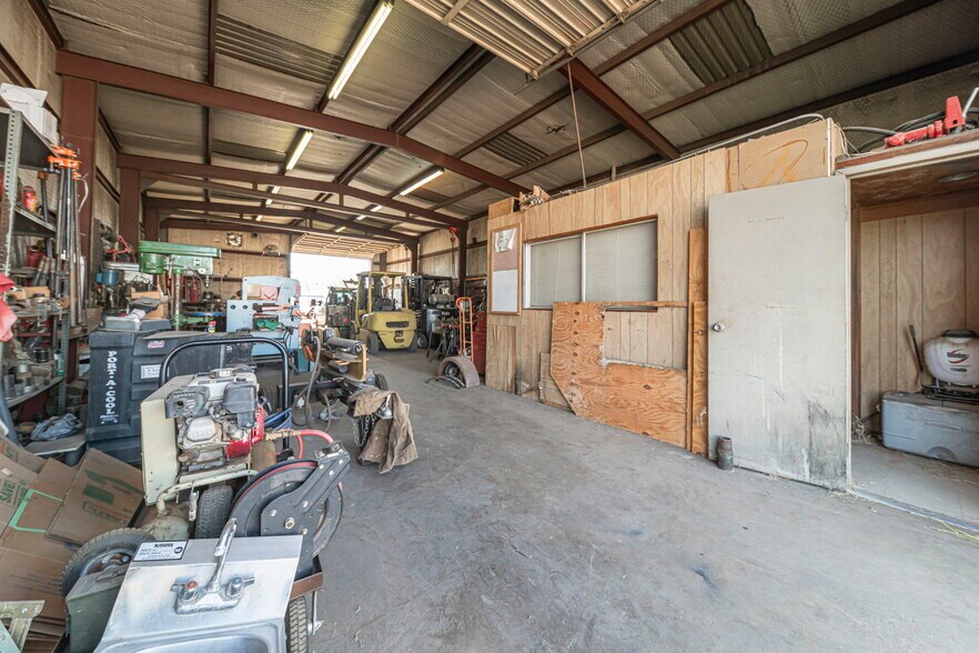 More Photos Of 708 S Colorado St, Midland Industrial For Sale
