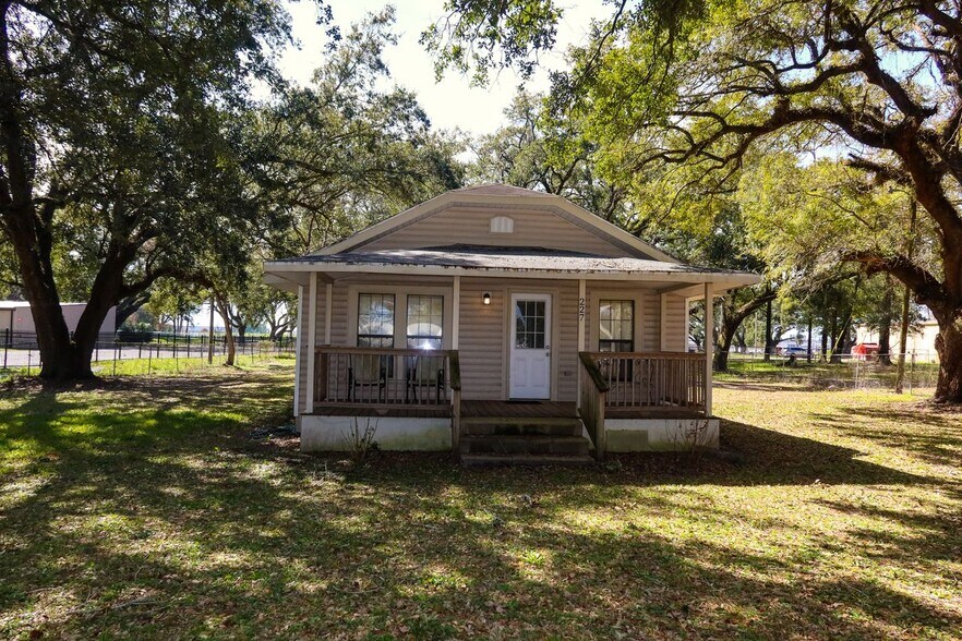 More Photos Of 362 Oakfield Rd, Pensacola Warehouse For Sale