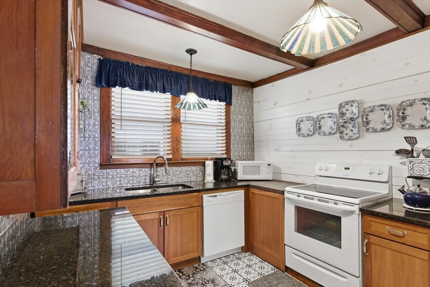 More Photos Of 56 Henry St, Saratoga Springs Multifamily For Sale
