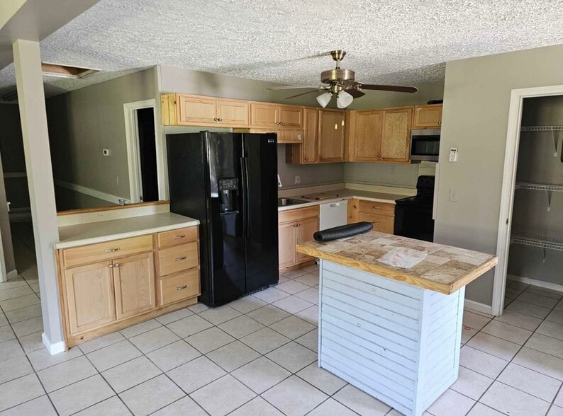 More Photos Of 10535 Highway 53 W, Talking Rock Service For Sale