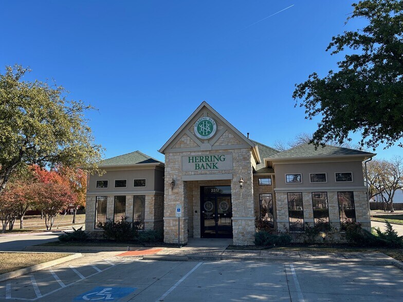 Primary Photo Of 2317 S Belt Line Rd, Grand Prairie Bank For Sale
