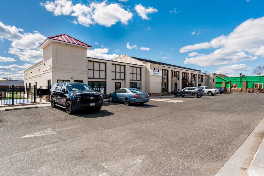 More Photos Of 1919 West St, Annapolis Office For Lease