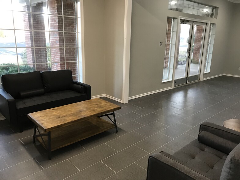 More Photos Of 4295 Kinsey Dr, Tyler Medical For Lease