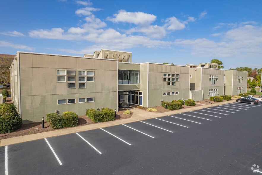 More Photos Of 2697 International Pky, Virginia Beach Loft Creative Space For Lease