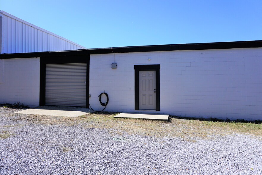 More Photos Of 1417 W Cervantes St, Pensacola Showroom For Lease